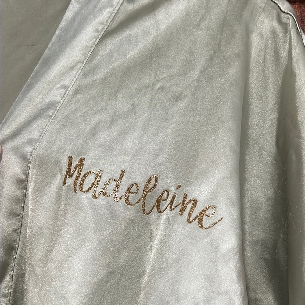 Silky Robe - Picture 3 of 4